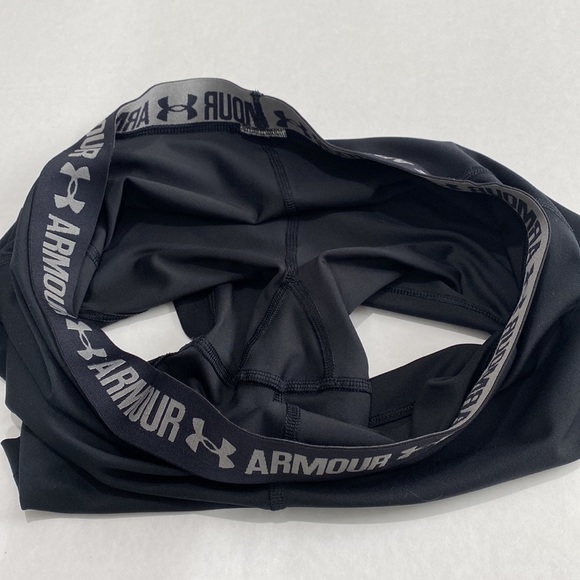 Under Armour Woman’s athletic stretch fabric shorts size Large - Picture 7 of 8